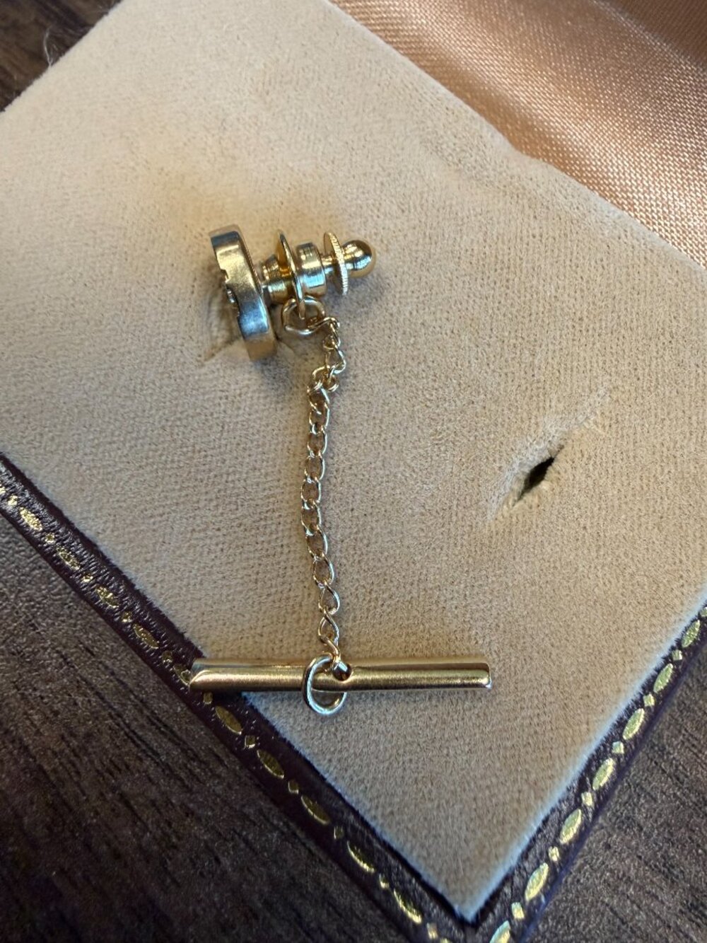 Vintage DUNHILL Gold-Plated Tie Tack/Circular Design w Chain - Picture 3 of 4